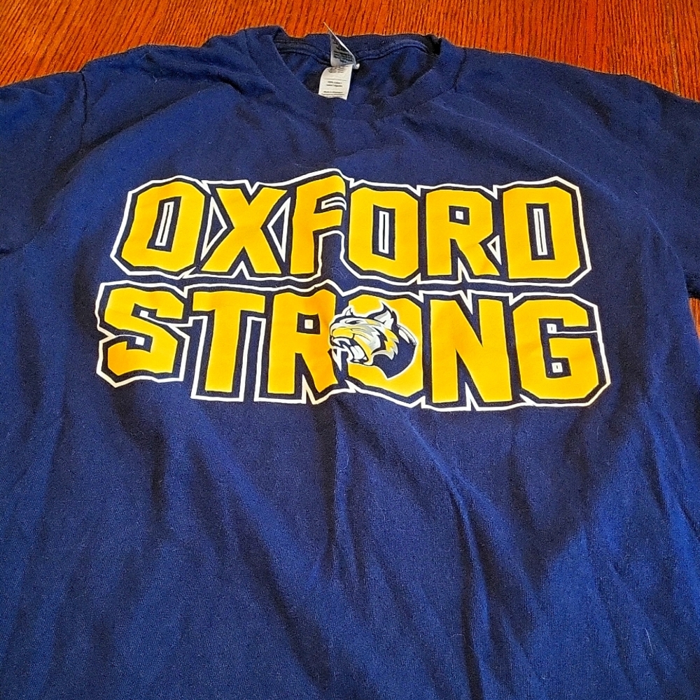 Oxford Strong Tshirt Size small